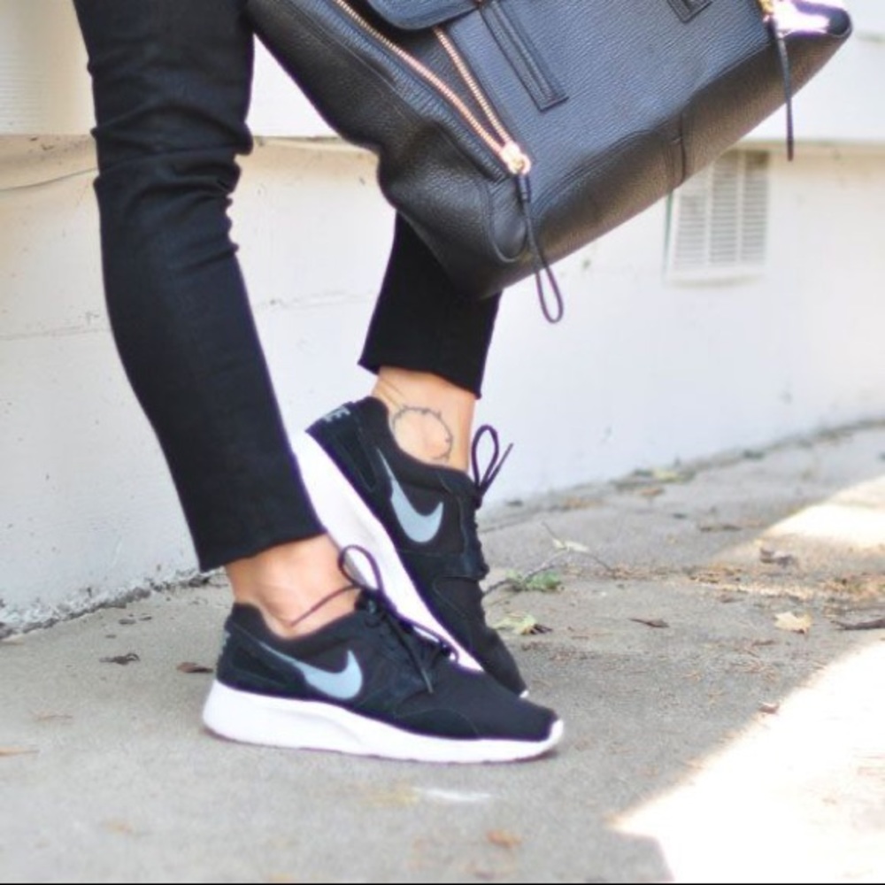 Nike Kaishi runs
